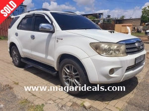 Toyota Fortuner Price in Kenya (2025): New from KSh 9.5M–14M | Used (2016–2022) from KSh 2,299,000. Compare top deals & buy from trusted dealers today.