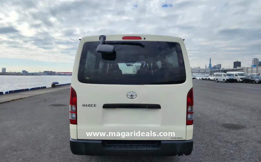 2017 TOYOTA HIACE 3000CC DIESEL in Kenya for Sale | Magari Deals
