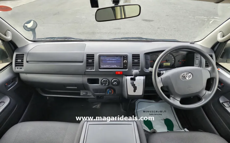2017 TOYOTA HIACE 3000CC DIESEL in Kenya for Sale | Magari Deals