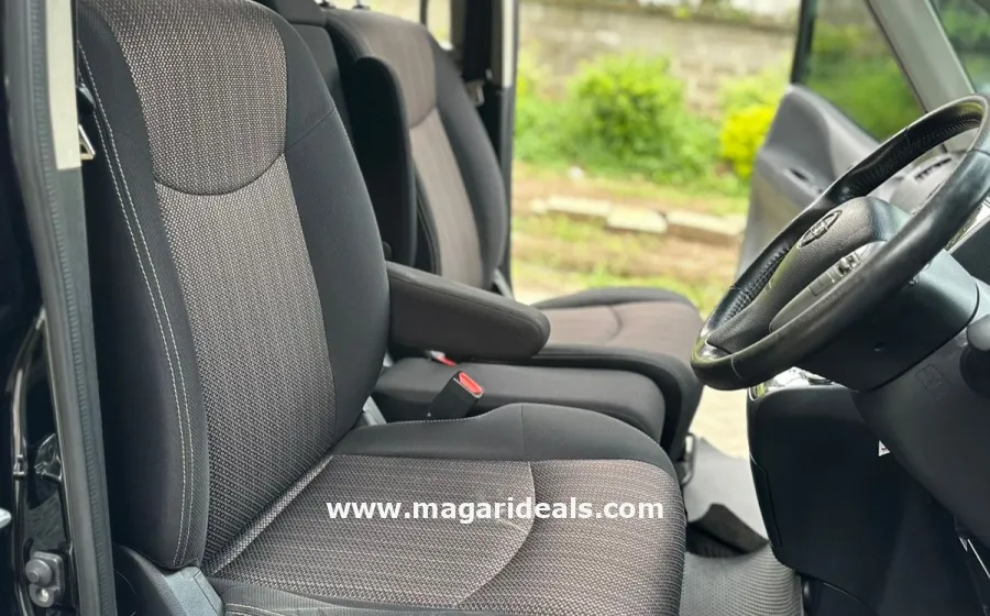 2015 Nissan Serena S-Hybrid Highway Star in Kenya for Sale | Magari Deals