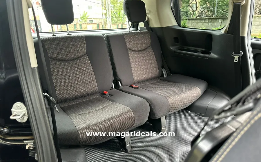 2015 Nissan Serena S-Hybrid Highway Star in Kenya for Sale | Magari Deals