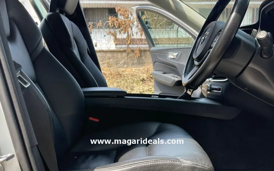 VOLVO XC60 D4 in Kenya for Sale | Magari Deals