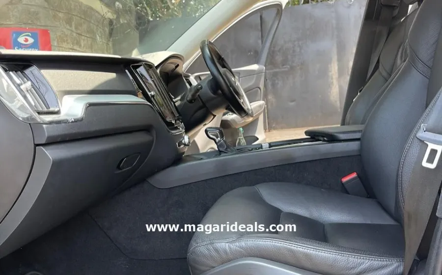 VOLVO XC60 D4 in Kenya for Sale | Magari Deals