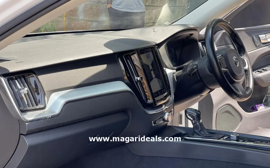 VOLVO XC60 D4 in Kenya for Sale | Magari Deals